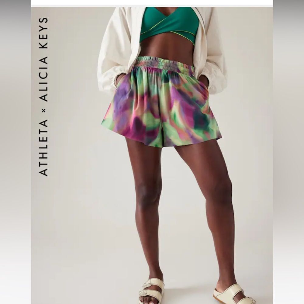 NWT New ATHLETA x ALICIA KEYS Enlighten Up Flutter Short  Rainbow Tie Dye S